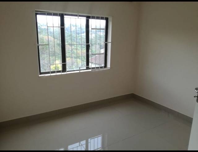 8 BEDROOM HOUSE FOR SALE IN CLAIRE ESTATE